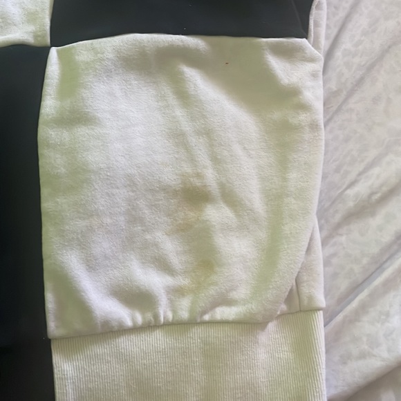 VANS Sweatshirt Womens Small Worn Once HAS STAIN (Shown in photos) - Picture 4 of 4